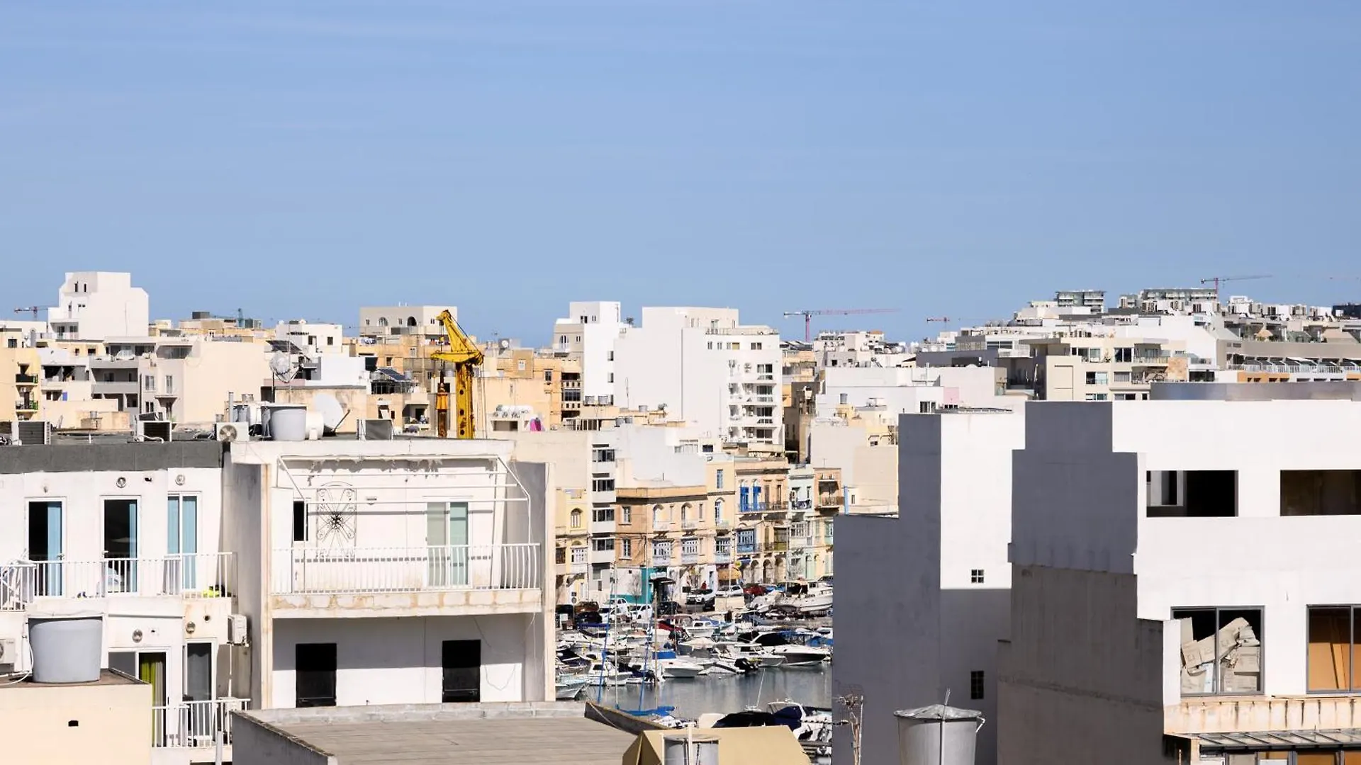 F9 Modern And Bright Apartment In Malta Msida