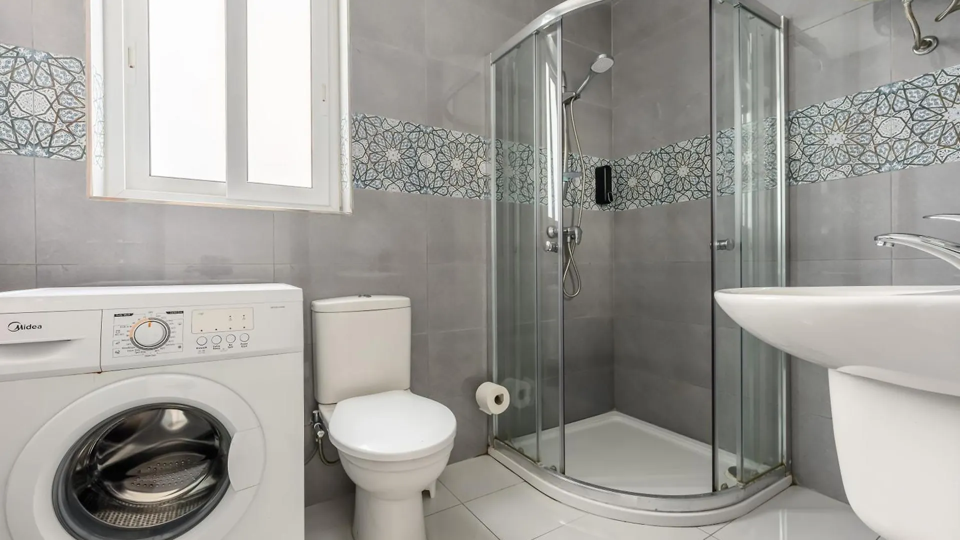 F9 Modern And Bright Apartment In Malta Msida